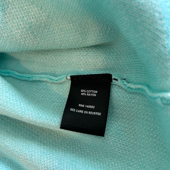 Torrid Women’s Aqua with White Daisies Cardigan 

Size 1(14-16)
NWT - Picture 7 of 8